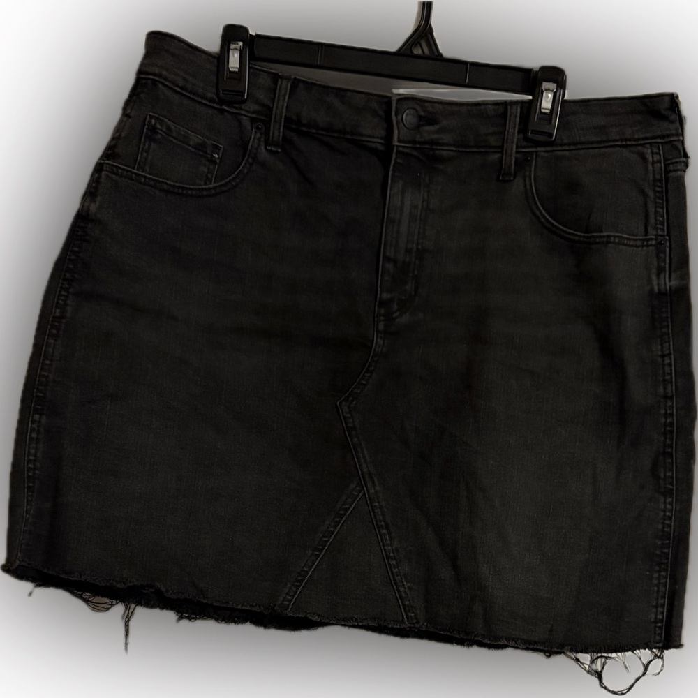 Old Navy Black Mini Denim Skirt - Like New Condition, Size 16